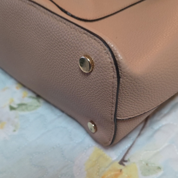 Jones‎ New York Tan Tote with Front Pocket - Picture 7 of 16